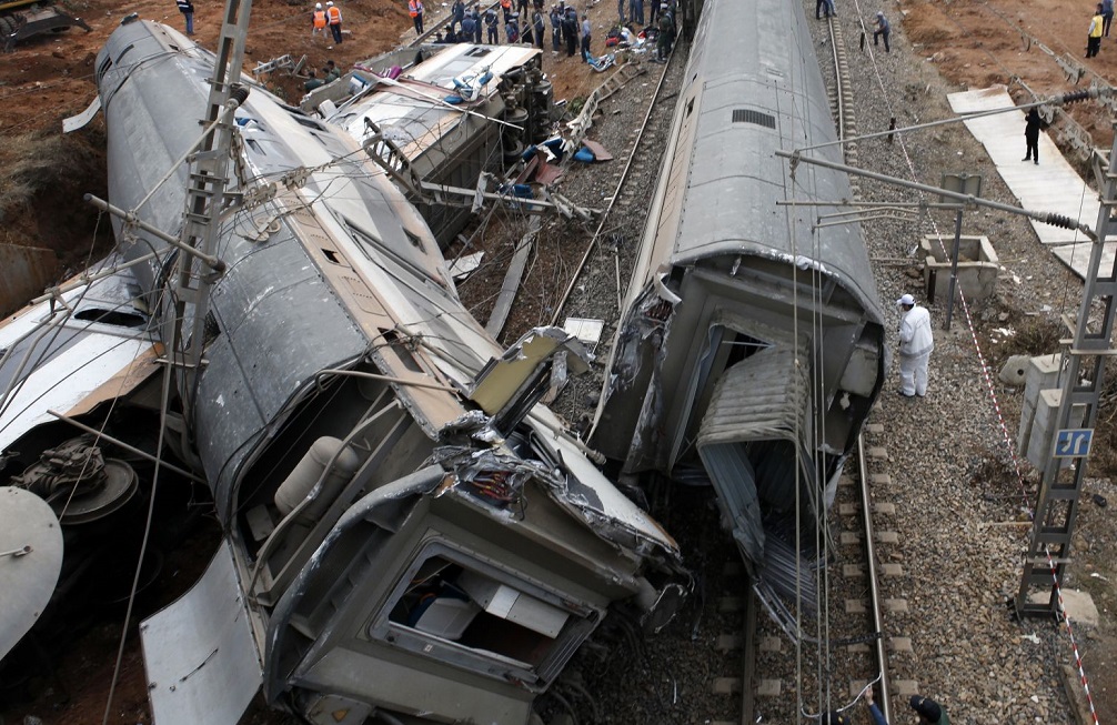 Крушение больших. Железнодорожные катастрофы. Крушение пассажирского поезда.